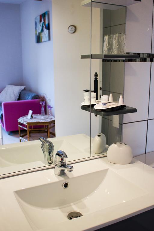 Bed and Breakfast Aux Ronzieres Pouilly-sous-Charlieu Exterior foto