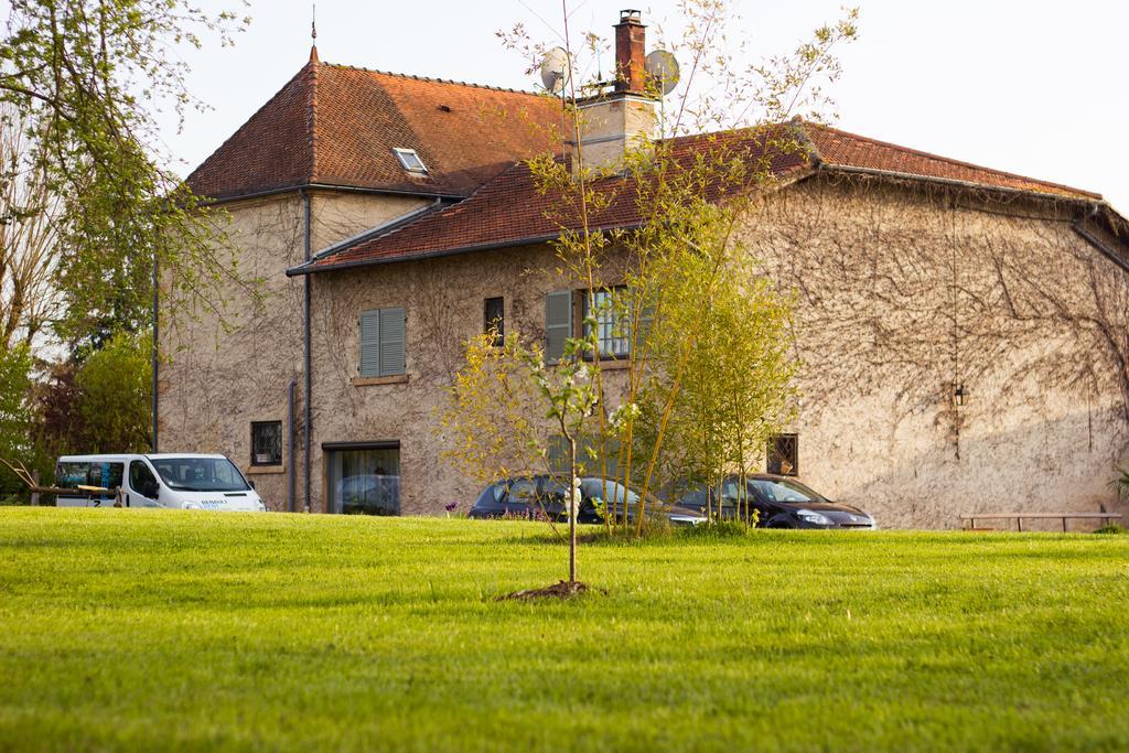 Bed and Breakfast Aux Ronzieres Pouilly-sous-Charlieu Habitación foto