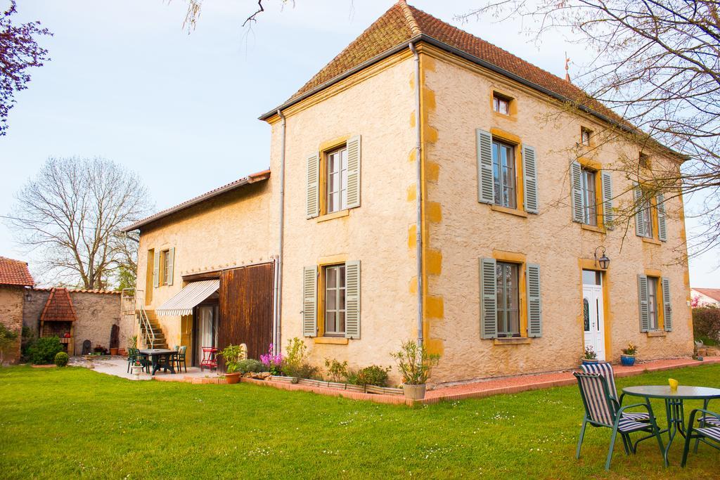 Bed and Breakfast Aux Ronzieres Pouilly-sous-Charlieu Habitación foto