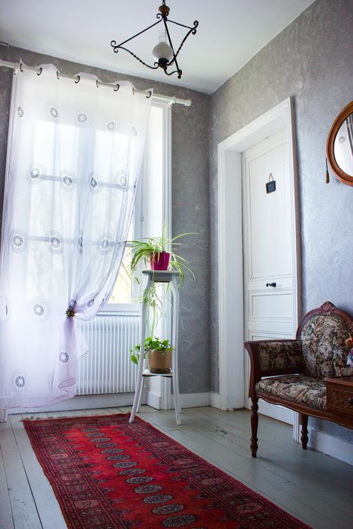 Bed and Breakfast Aux Ronzieres Pouilly-sous-Charlieu Exterior foto